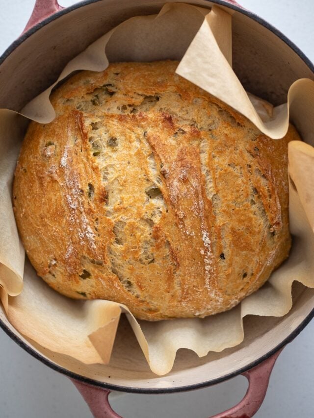 Green Chili Cheese Bread- No-Knead